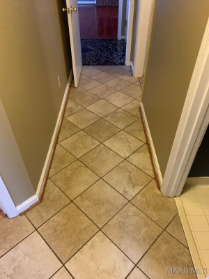 1049 COUNTRYSIDE Lane