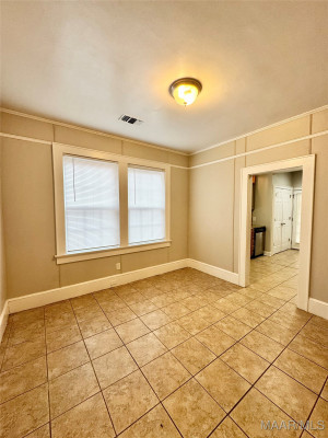 641 E Edgemont Avenue