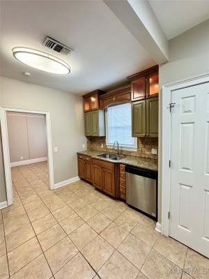 641 E Edgemont Avenue