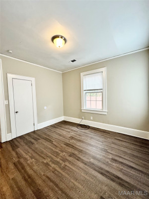 641 E Edgemont Avenue