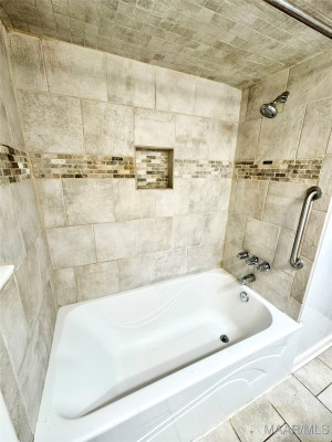 641 E Edgemont Avenue