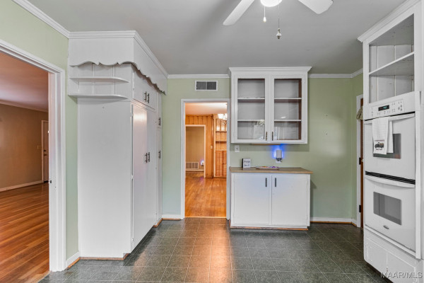 2702 Hermitage Drive