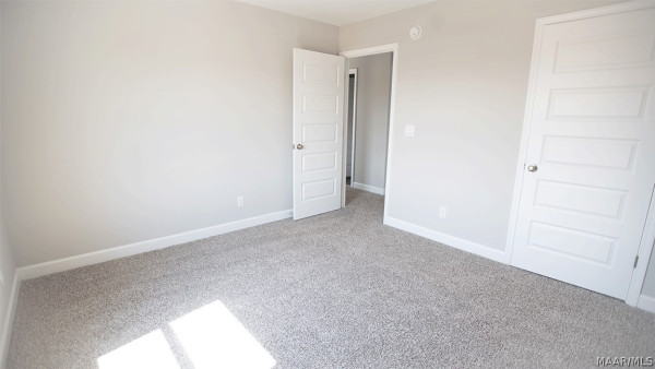 6040 Cunningham Trail
