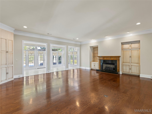 6311 Charles Towne Square