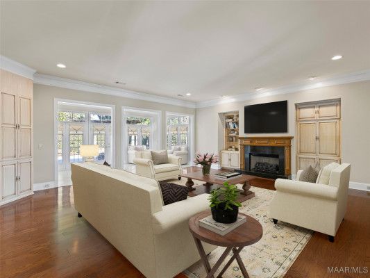 6311 Charles Towne Square