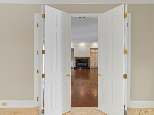 6311 Charles Towne Square