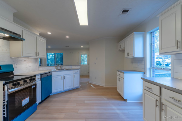439 High Ridge