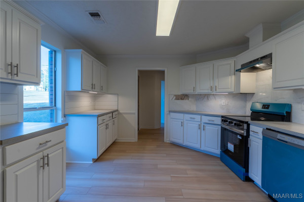 439 High Ridge