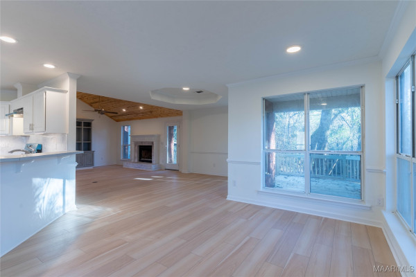 439 High Ridge