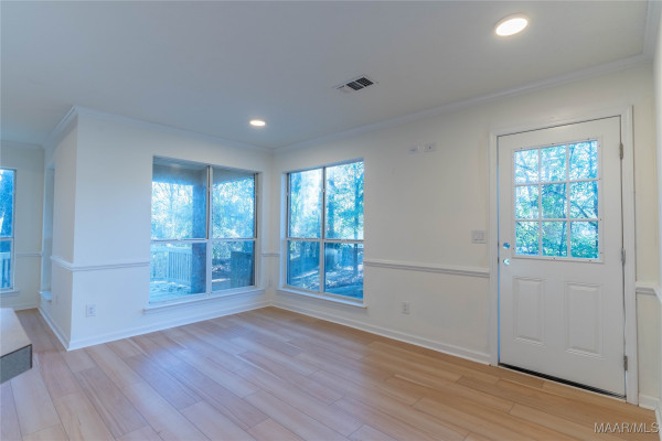 439 High Ridge