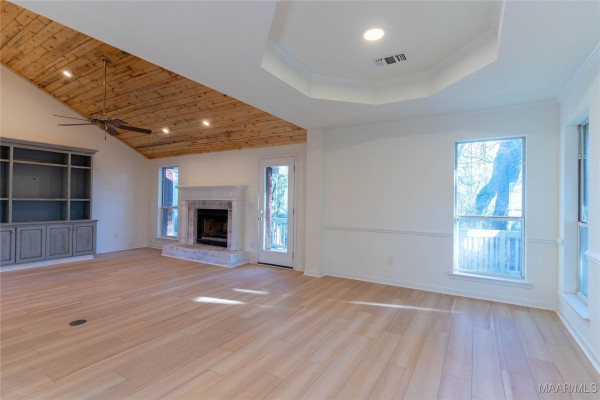 439 High Ridge