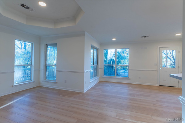 439 High Ridge