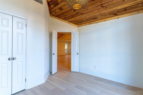 439 High Ridge