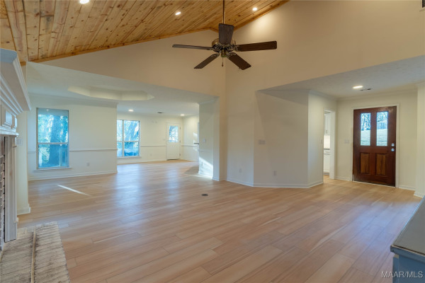 439 High Ridge