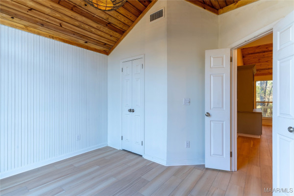 439 High Ridge