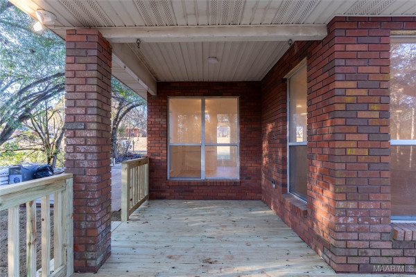 439 High Ridge