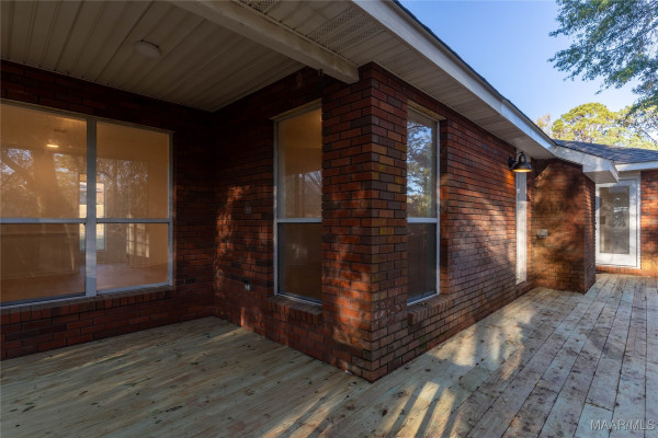 439 High Ridge