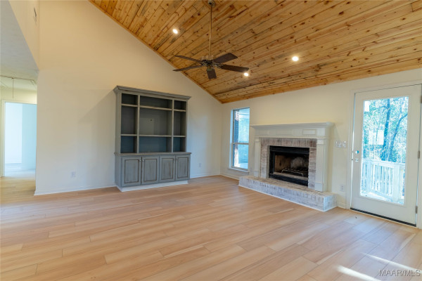 439 High Ridge