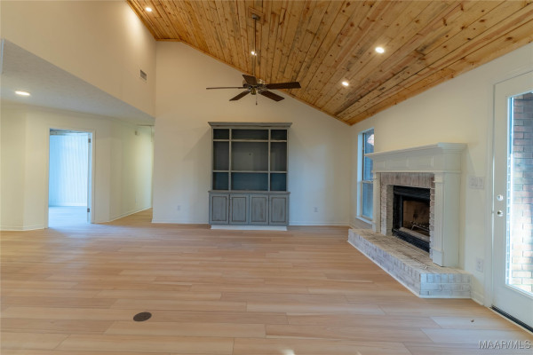 439 High Ridge