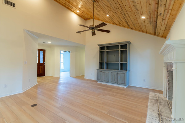 439 High Ridge