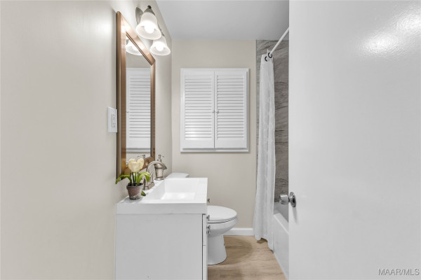 3556 PRINCE GEORGE Drive