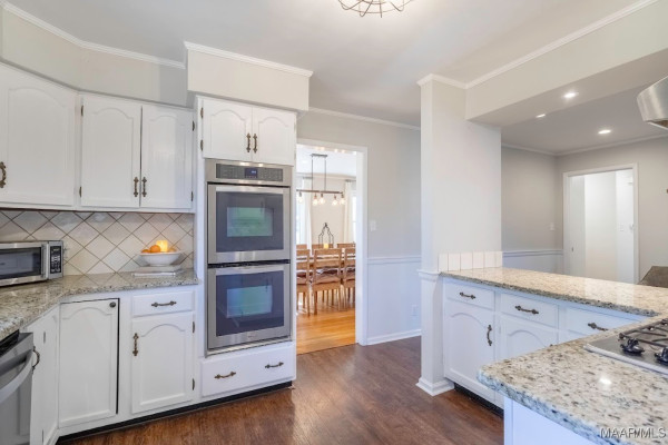 3855 MARIE COOK Drive