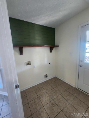 1715 FORMOSA Court
