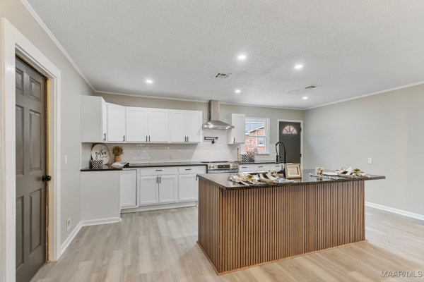 1110 Deramus Court