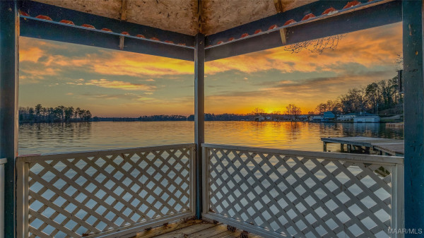 580 Lake Shore Drive