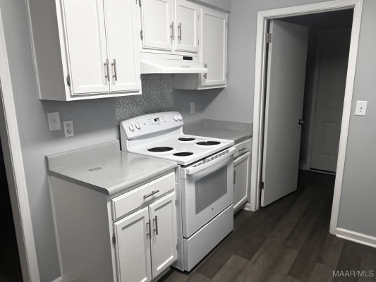 712 E Gardendale Drive