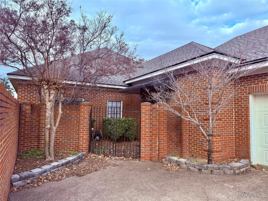 6121 Bell Road Manor