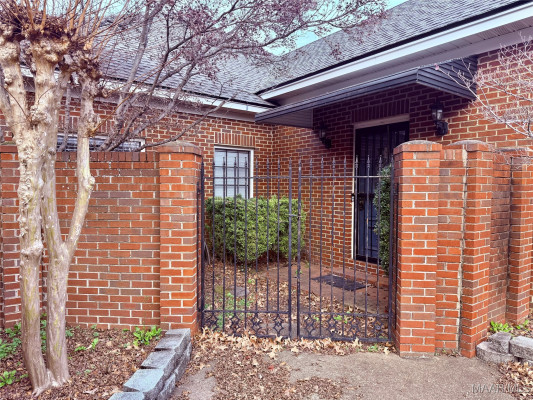 6121 Bell Road Manor