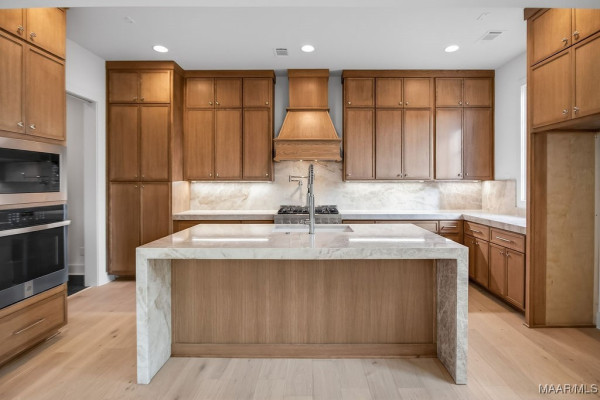 4559 Bloomsbury Street