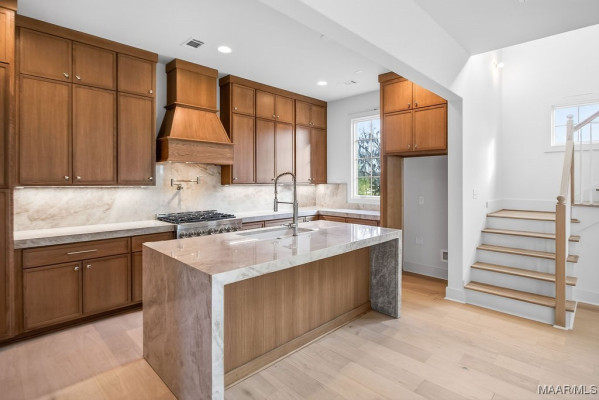 4559 Bloomsbury Street