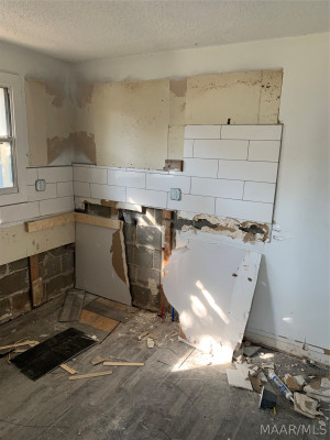 107 N BROCKWAY Drive