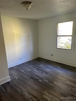 107 N BROCKWAY Drive