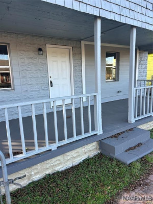 107 N BROCKWAY Drive