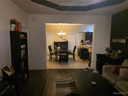 820 Dunvegan Drive