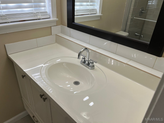 6520 PINEBROOK Drive