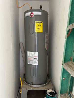 6520 PINEBROOK Drive