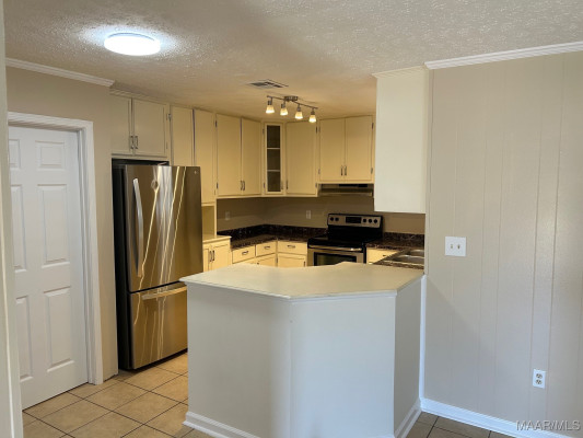 6520 PINEBROOK Drive