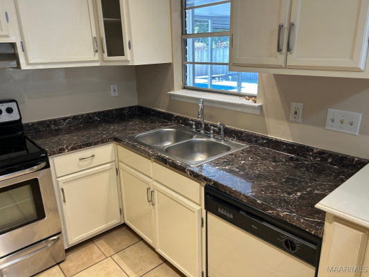 6520 PINEBROOK Drive