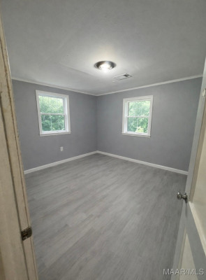 331 W Delano Avenue