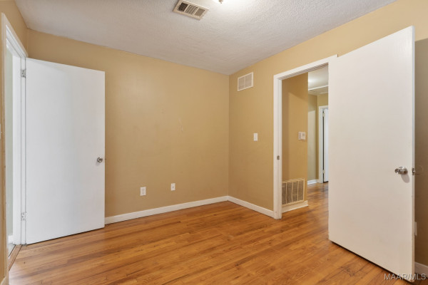 3302 Cottonwood Drive