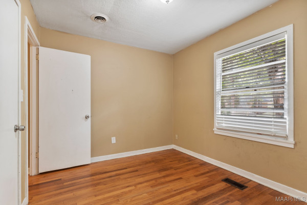 3302 Cottonwood Drive