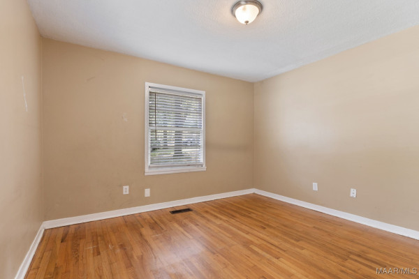 3302 Cottonwood Drive