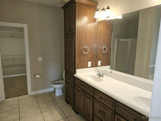 2765 Edinburgh Drive