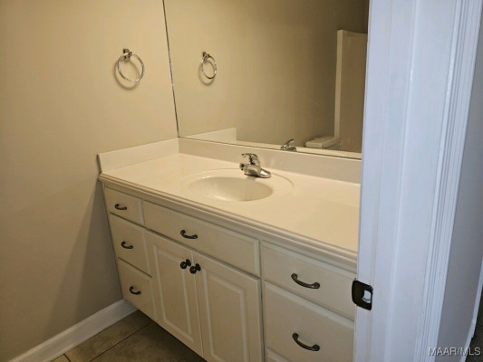 2765 Edinburgh Drive