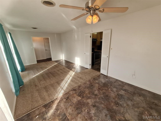 4443 S Slauson Circle