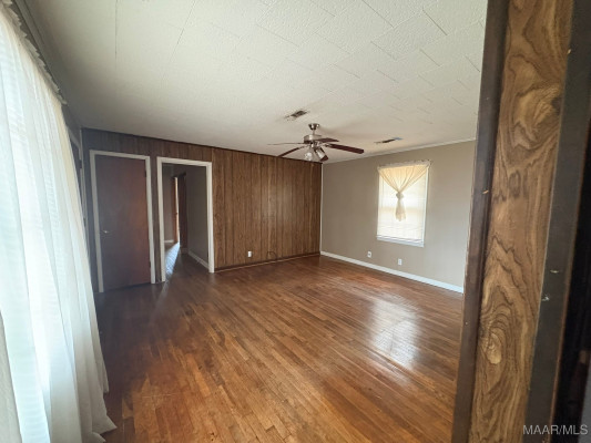 1212 Highway 14 Highway W